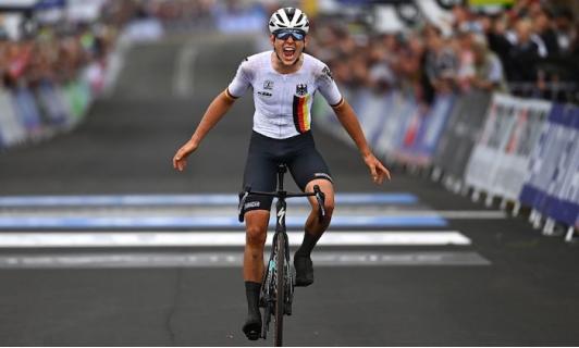 巴萨球衣赞助临时换成drake,巴萨球衣赞助商名单