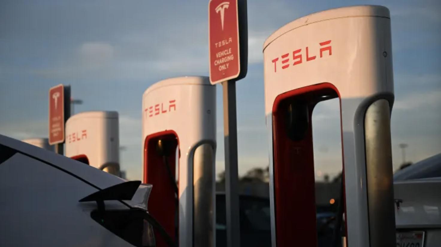 美国大厂开启裁员潮，微软、英特尔裁上千人，马斯克：推特裁75%