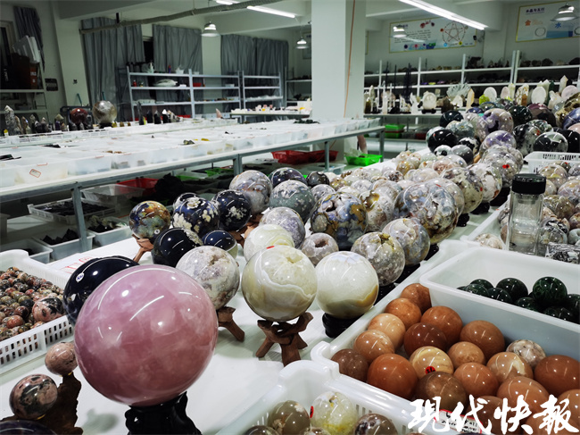 苏北农村的致富路,苏北偏僻小村庄的水晶致富路