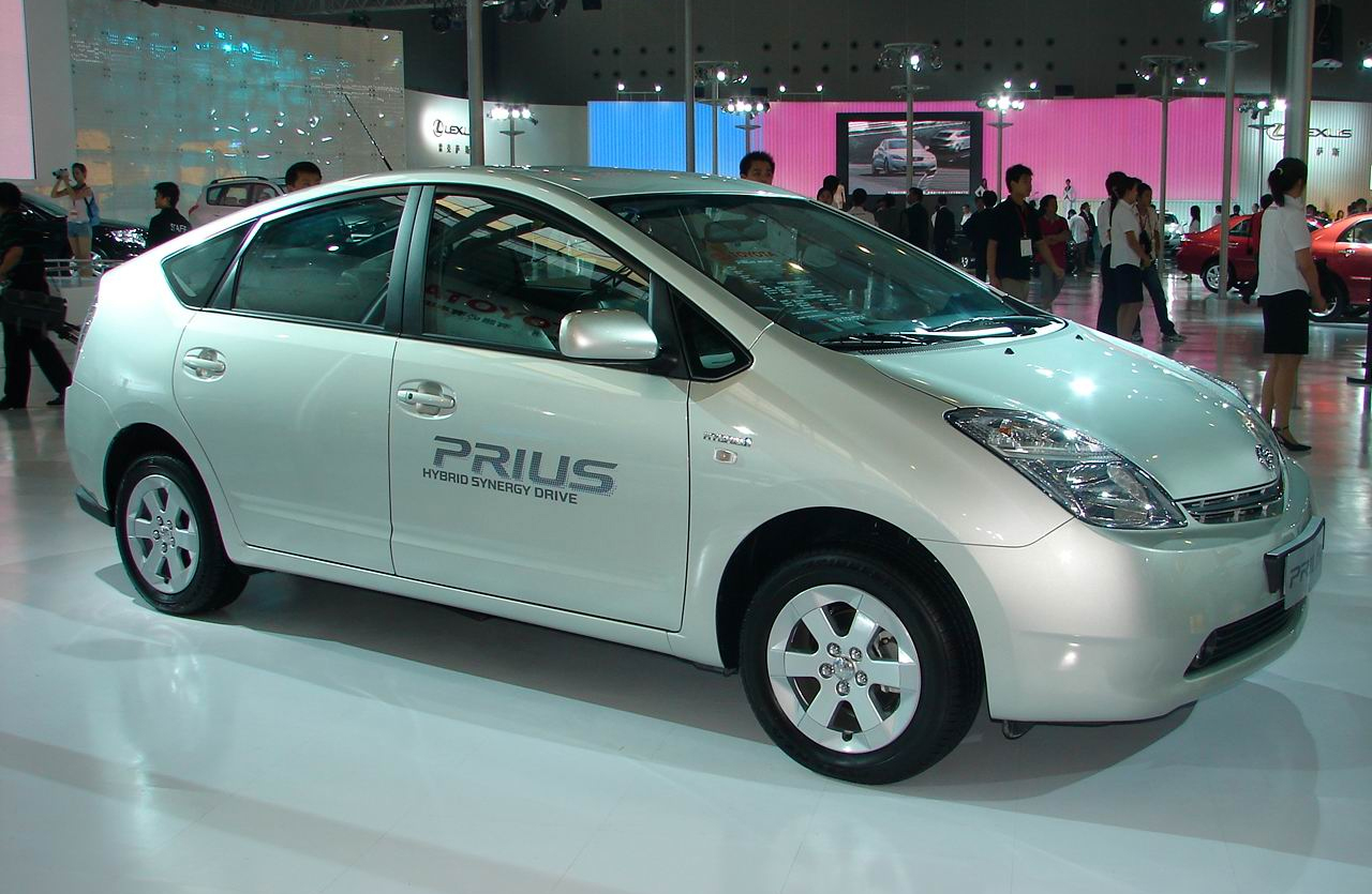 普锐斯2020款七座混动,普锐斯最新款车