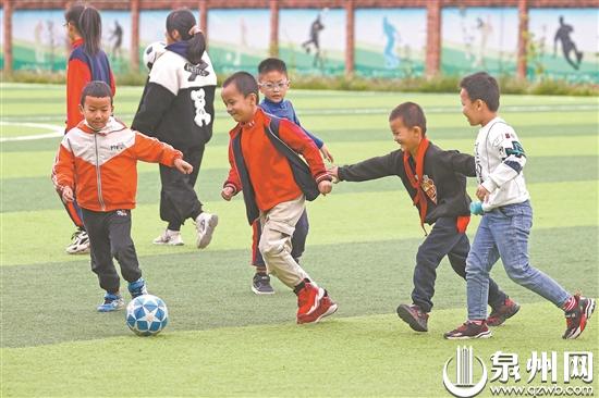 发展校园足球成就足球梦想,我的校园足球育人梦
