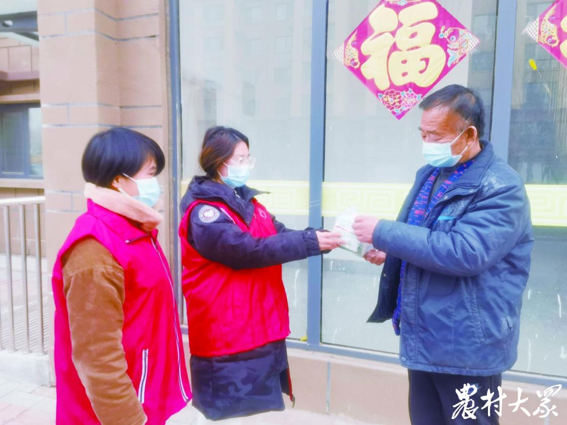 127名基层干部当起“药品代购”，群众买药，一个电话送上门