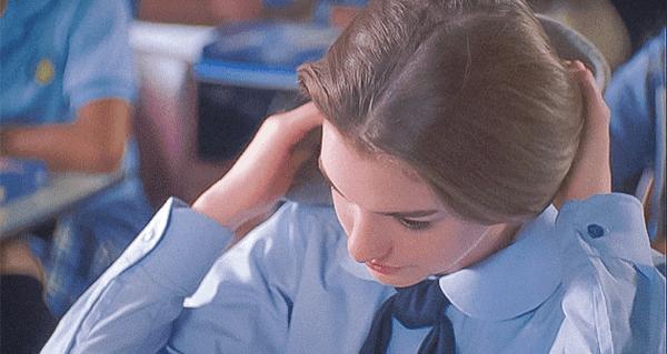 从公主变女王,安妮海瑟薇电影超燃视频