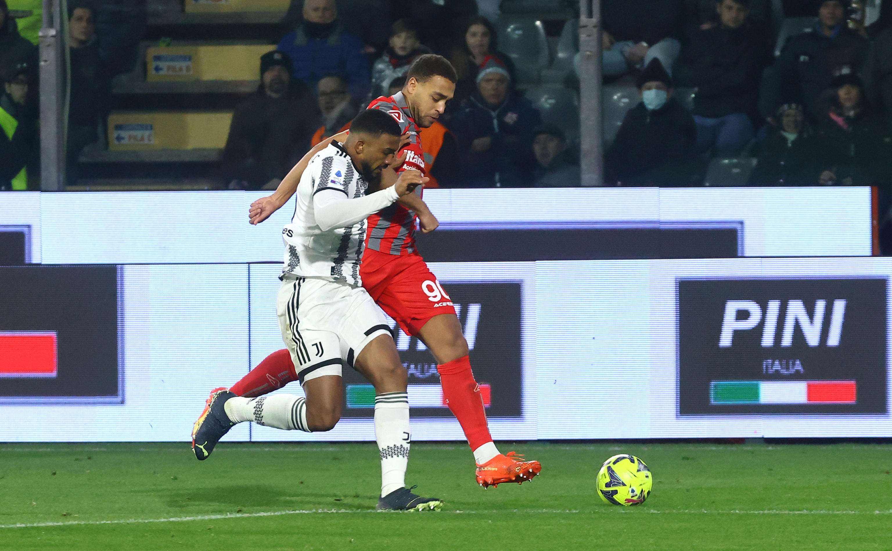 外代二线巴塞尔,尤文图斯vs克雷莫内塞首发阵容