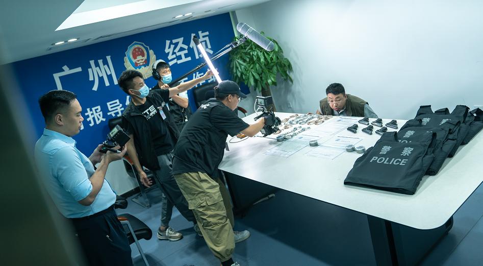 今天是第三个“中国人民警察节”，致敬！