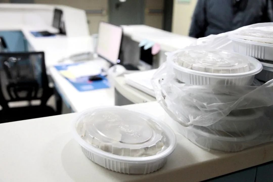 新春走基层别样年货让年味更浓,新春走基层年茶饭里的年味儿