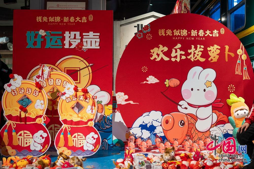 品京味儿赏国潮王府井商圈年味浓