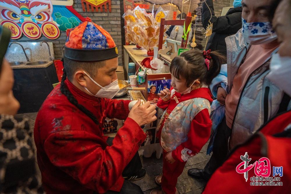 品京味儿赏国潮王府井商圈年味浓