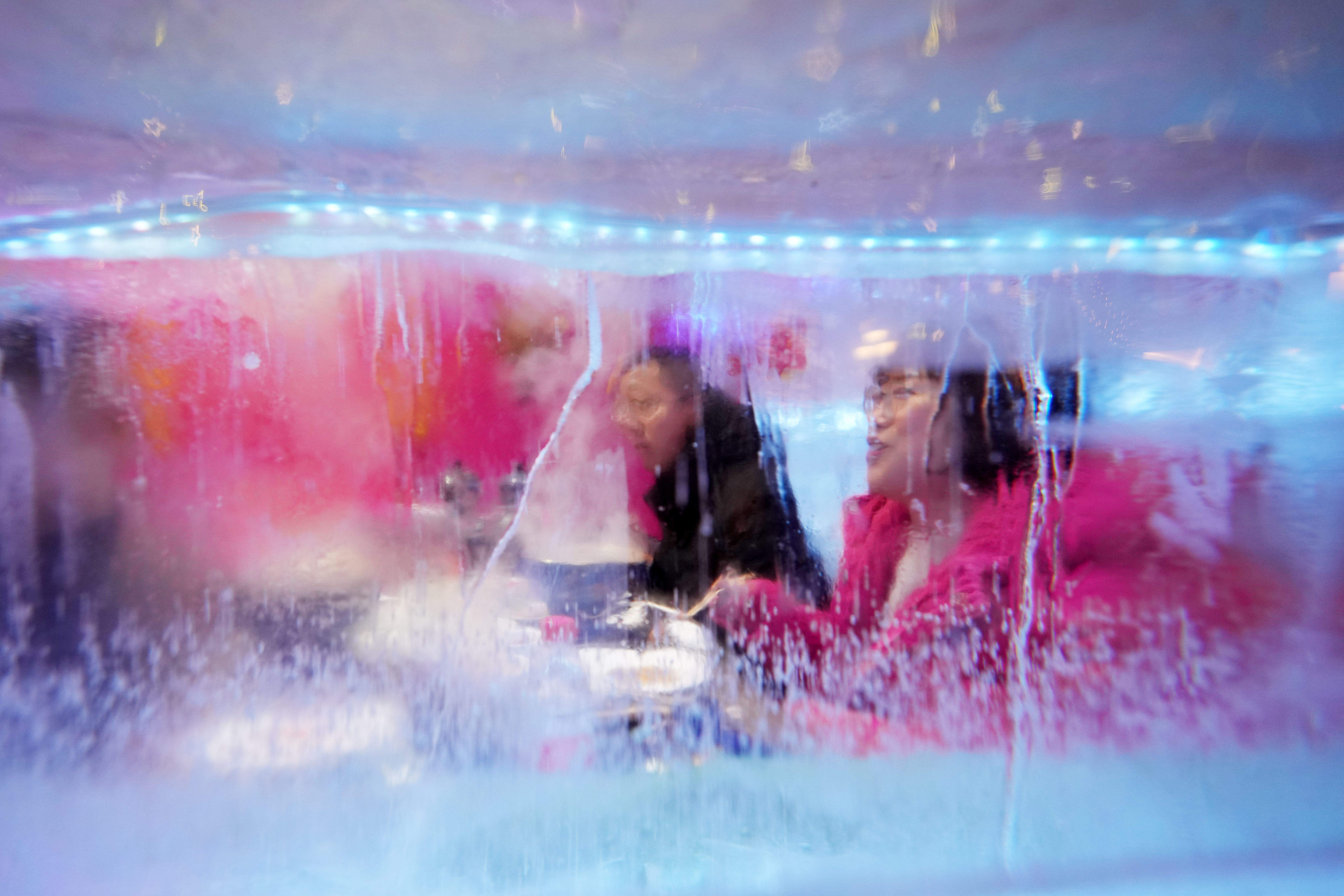 哈尔滨百年老街冰屋引客来,社会青年哈尔滨