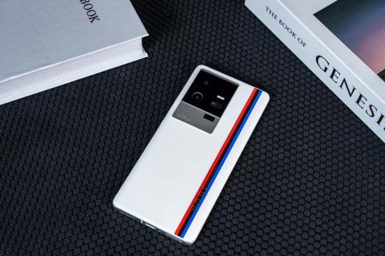 iqoo11pro用三年体验,iqoo11pro玩暗区突围