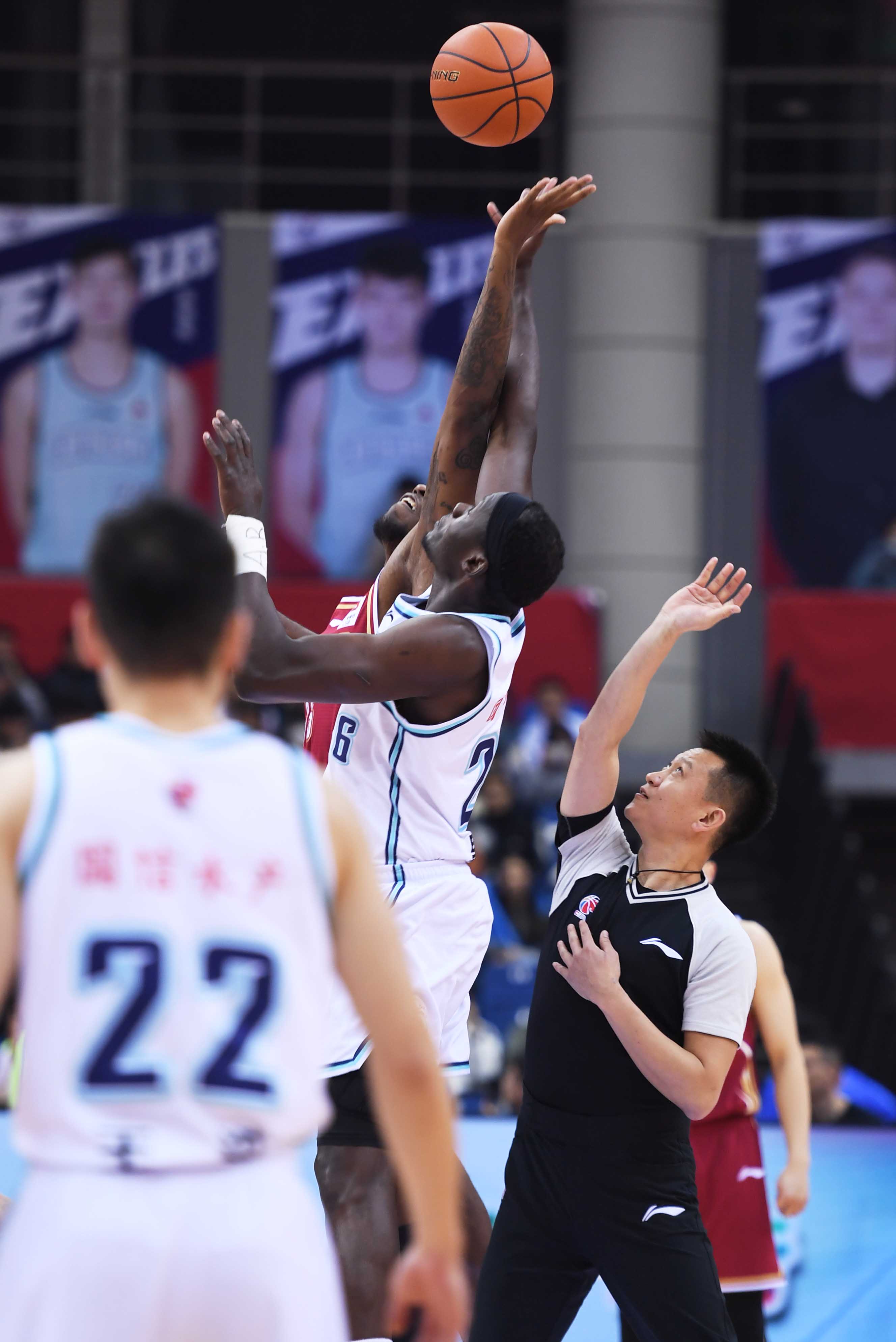 浙江金租与广东cba篮球比赛直播,篮球cba浙江稠州金租赢下德比之战