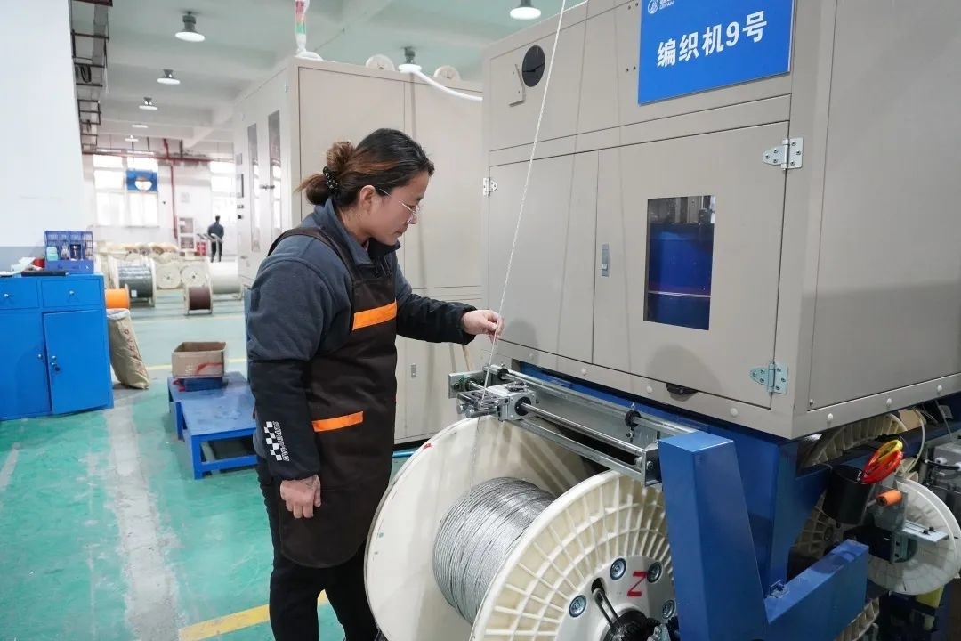 头雁领航群雁齐飞下一句是什么,头雁引领雁阵齐飞