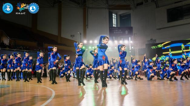 体育中心全民健身动起来,动起来全民健身有氧运动