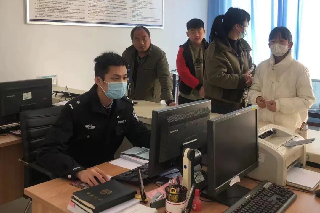 【我为群众办实事】周末不打烊！莒南公安集中为临考学生办理身份证业务