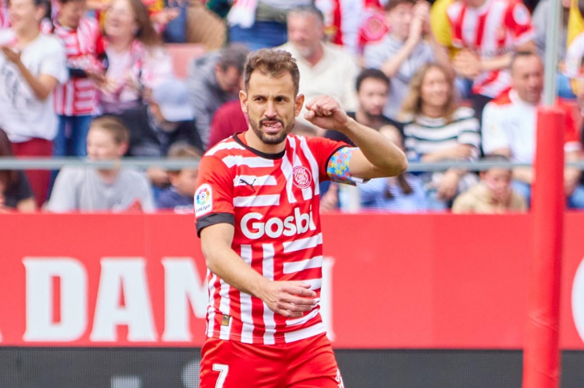 格列兹曼月度最佳球员,西甲格列兹曼梅开二度助攻巴萨