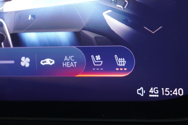 燃油车初次体验新能源车感受,燃油版混动版驾驶体验