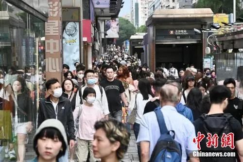 在香港买东西大多数人在哪里买,现在去香港买东西排队