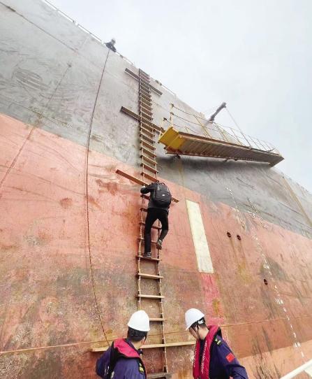 五一不打烊他们景区执勤护安宁,五一她们依然在岗