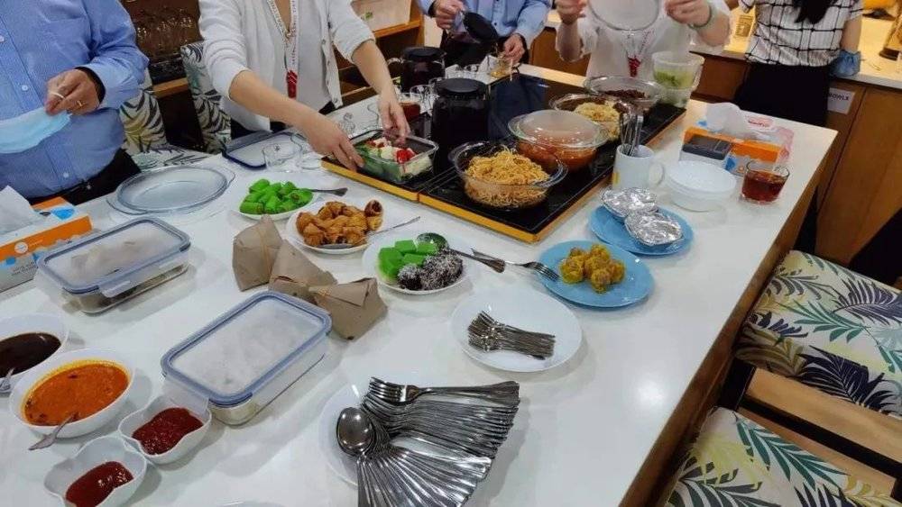 马来西亚大型货船,马来西亚港口货船