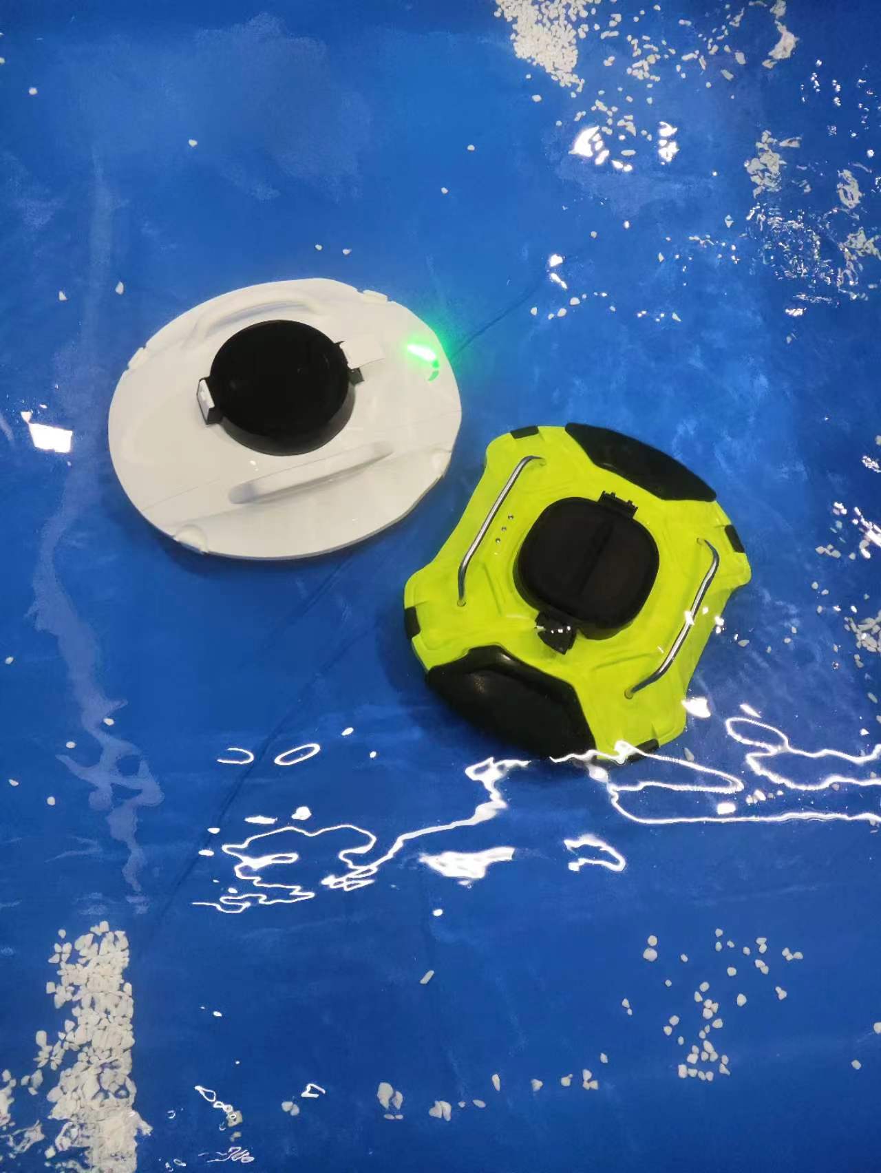 泳池清洁机器人工厂,泳池清洁机器人前景