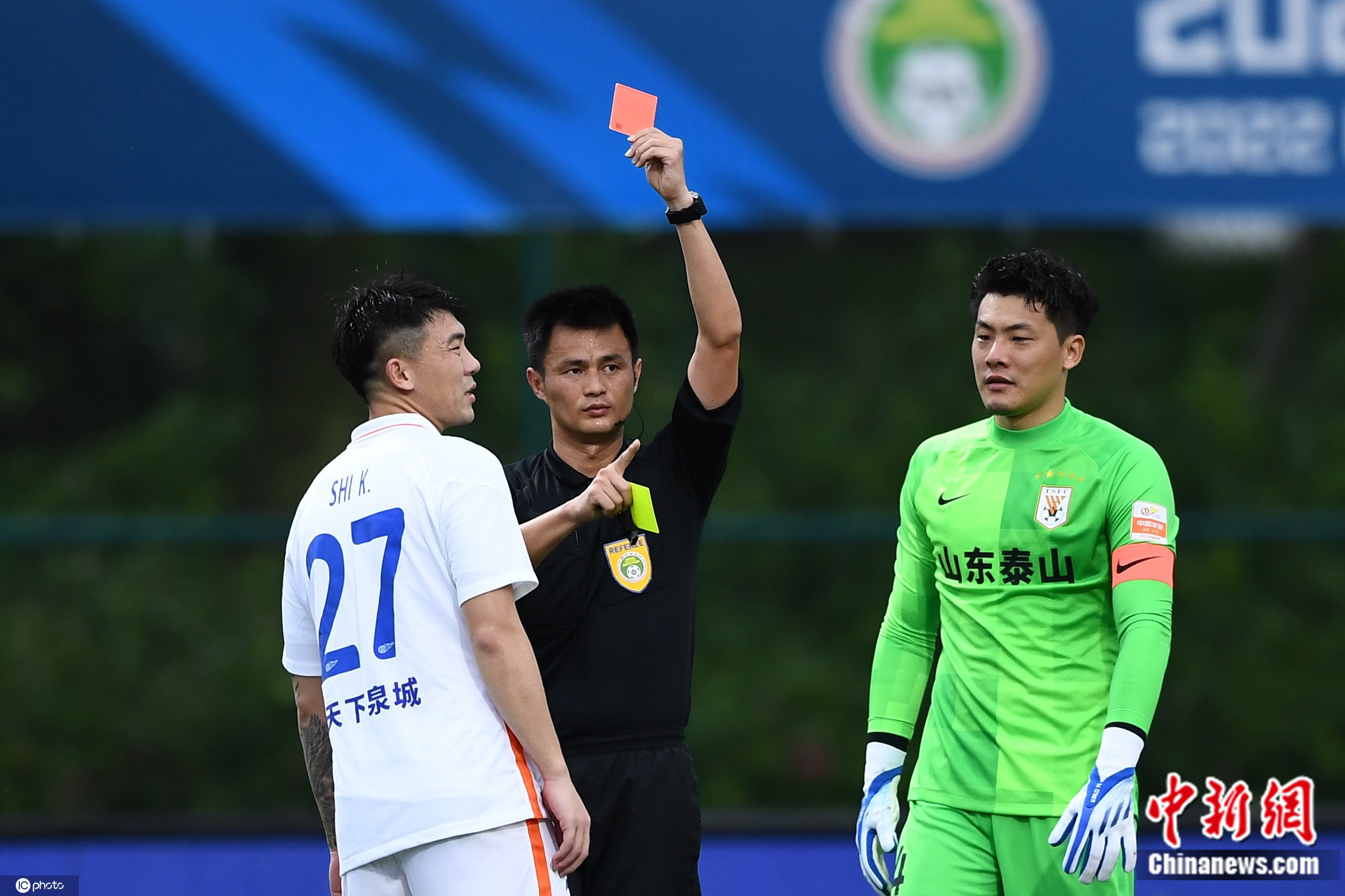 中国足球，最近为何又“火”大了？