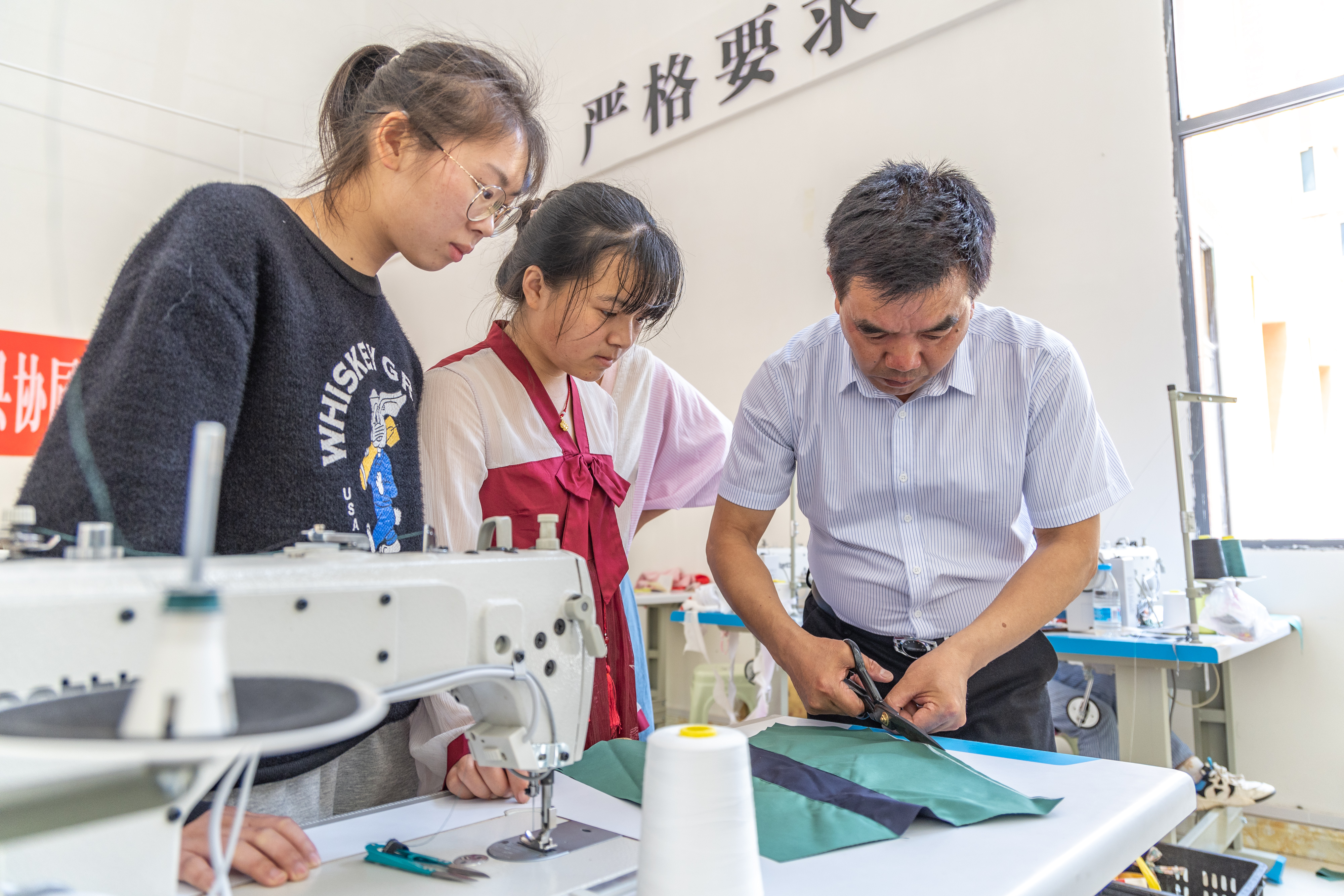 （社会）重庆城口：“家门口工坊”助力百姓就业增收