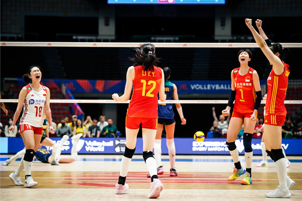 全力备战巴黎奥运会丨中国女排3:2战胜巴西女排世联赛迎来开门红