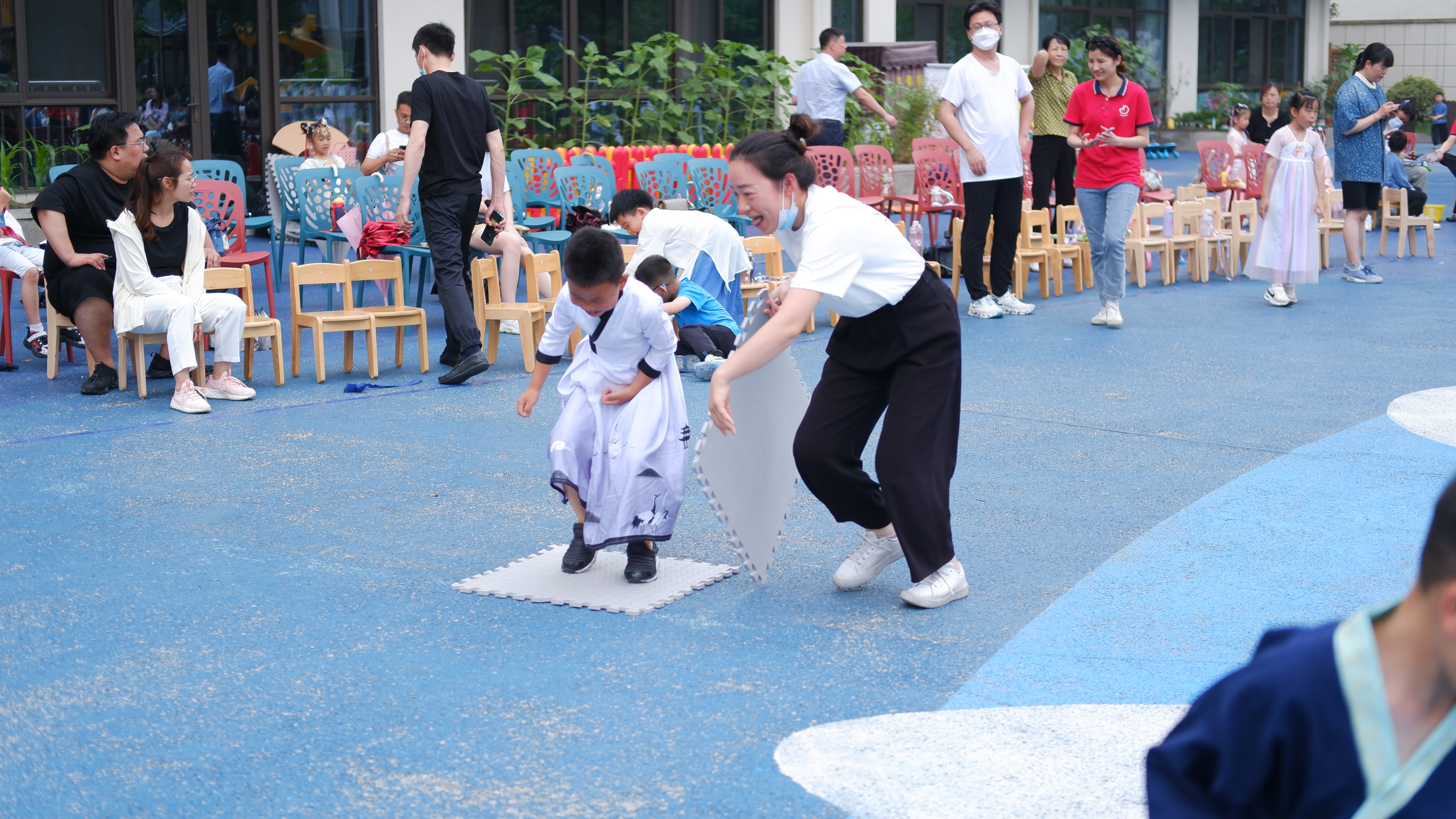 把运动馆搬进幼儿园,中国宋代汉服运动