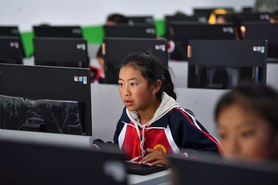 国道之行从雪山奔向大海|珠峰脚下的钢琴课