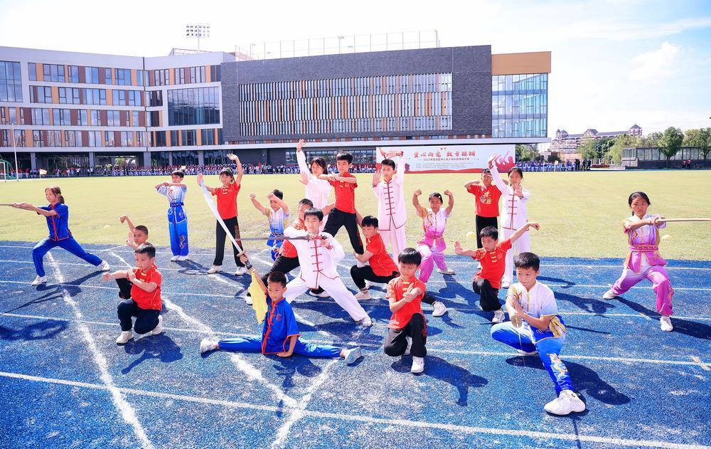 鼓号队比赛广州,广州小学生鼓号队表演视频