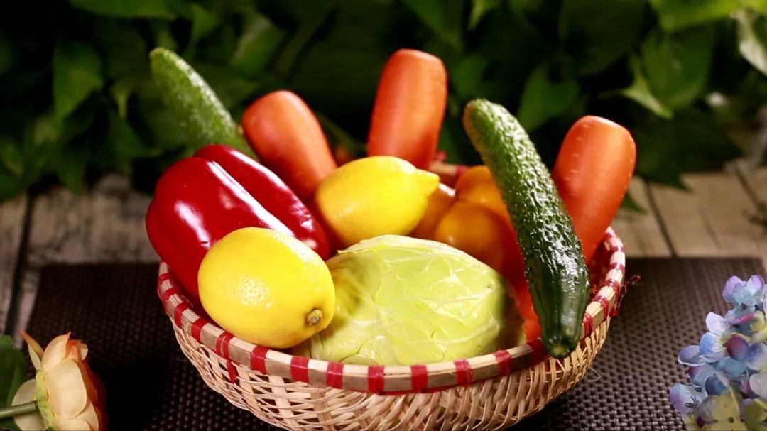 生气时手麻脚麻是什么症状,面麻手麻脚麻是什么病的症状