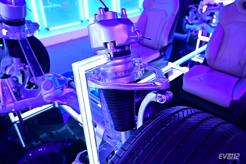 2023款腾势n7电动版6座版suv推荐,豪华大五座家用suv首选腾势n7