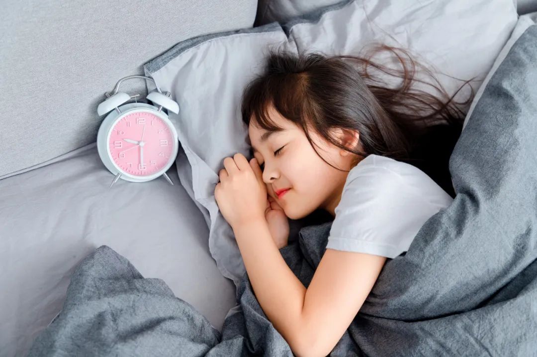 最佳睡眠时间和最佳起床时间,最佳睡眠时间列出来几点到几点