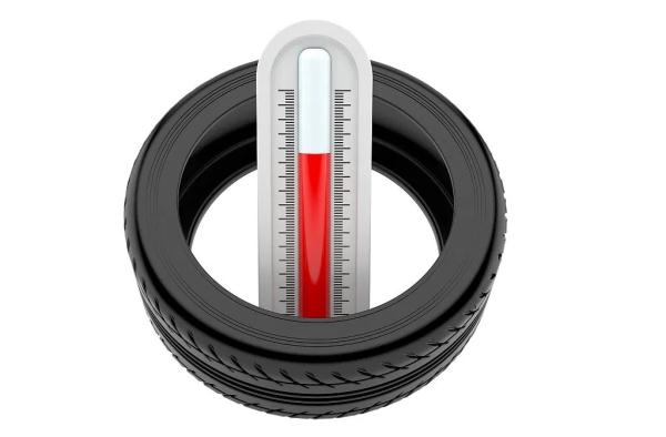 不要慌稳住视频,车胎爆了正确操作方法