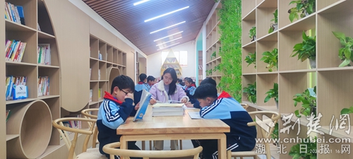 大冶市滨湖学校让50000册藏书“活起来”