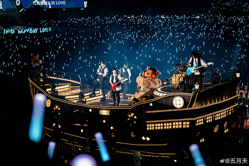 演唱会门票买不到怎么办？有人飞国外，有人看演唱会电影