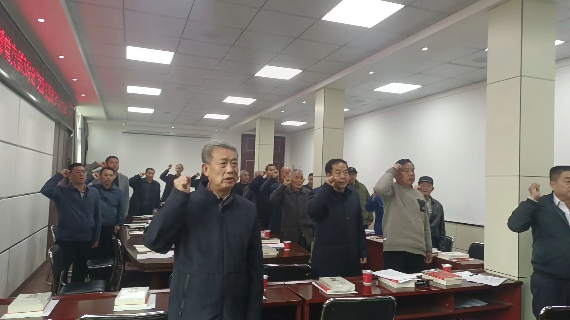 退伍不褪色退役不退疫个人事迹,离岗不离党退休不褪色感言