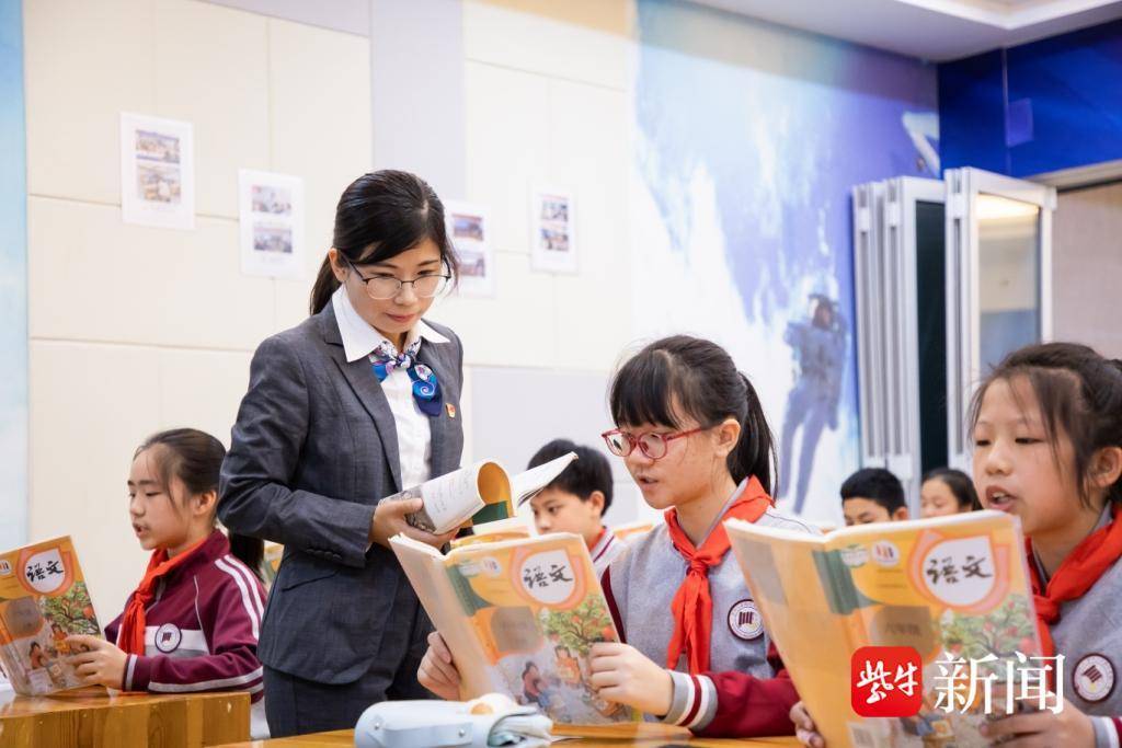 十年砥砺奋进一路逐梦前行,砥砺前行十年谱华章