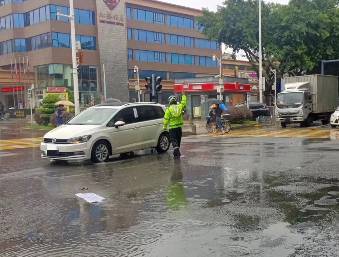 深圳市防御强降雨工作指引,深圳迎暴雨天气